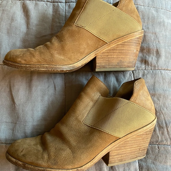 Eileen Fisher Even Nubuck Ankle Boots - Picture 3 of 9